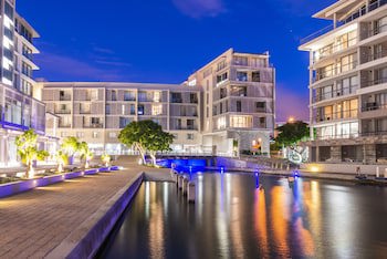 Aha Harbour Bridge Hotel & Suites