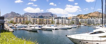 Aha Harbour Bridge Hotel & Suites