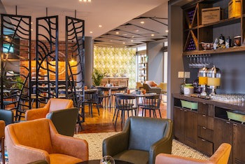 Aha Harbour Bridge Hotel & Suites