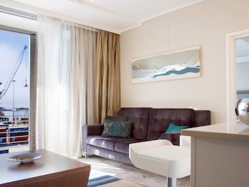 Aha Harbour Bridge Hotel & Suites