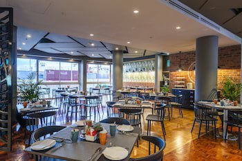 Aha Harbour Bridge Hotel & Suites