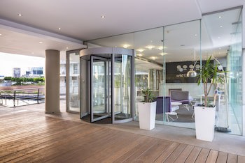 Aha Harbour Bridge Hotel & Suites