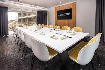 Aha Harbour Bridge Hotel & Suites