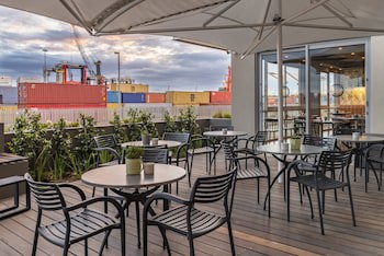 Aha Harbour Bridge Hotel & Suites