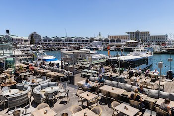 Aha Harbour Bridge Hotel & Suites