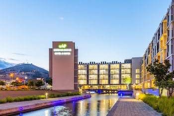 Aha Harbour Bridge Hotel & Suites
