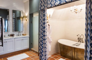 Akademie Street Boutique Hotel