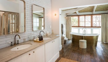 Akademie Street Boutique Hotel