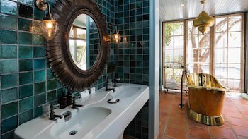 Akademie Street Boutique Hotel