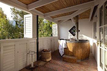 Akademie Street Boutique Hotel