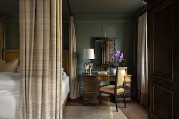 Akademie Street Boutique Hotel