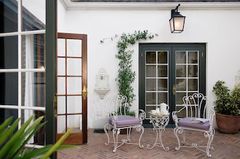 Akademie Street Boutique Hotel