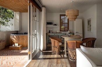 Akademie Street Boutique Hotel