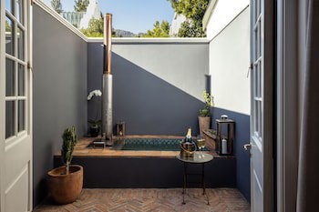 Akademie Street Boutique Hotel