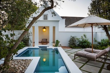 Akademie Street Boutique Hotel