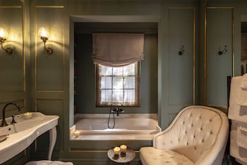 Akademie Street Boutique Hotel