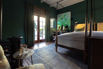 Akademie Street Boutique Hotel