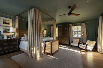 Akademie Street Boutique Hotel