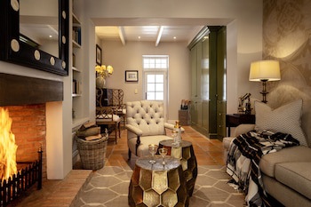 Akademie Street Boutique Hotel