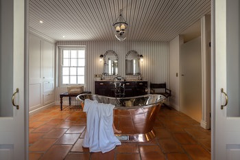 Akademie Street Boutique Hotel