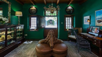 Akademie Street Boutique Hotel