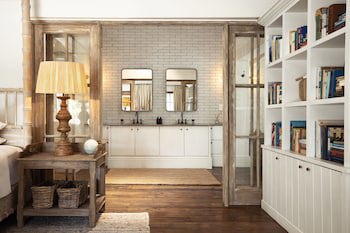 Akademie Street Boutique Hotel