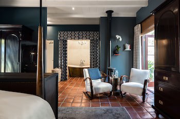 Akademie Street Boutique Hotel