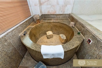 Grand Pleasure Spring Hotel