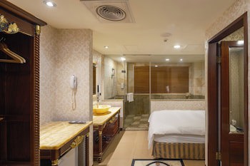 Grand Pleasure Spring Hotel