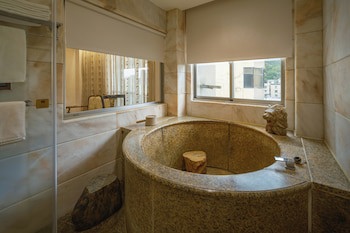 Grand Pleasure Spring Hotel