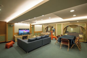 Grand Pleasure Spring Hotel