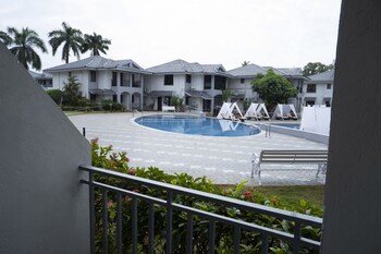 Baywatch Beachside Resort - Colva, Goa
