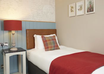Feathers Hotel By Greene King Inns