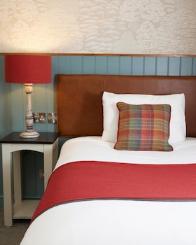 Feathers Hotel By Greene King Inns