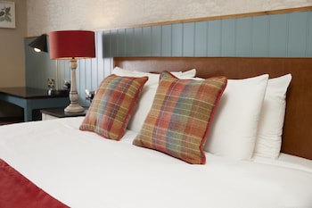 Feathers Hotel By Greene King Inns