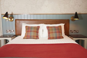 Feathers Hotel By Greene King Inns
