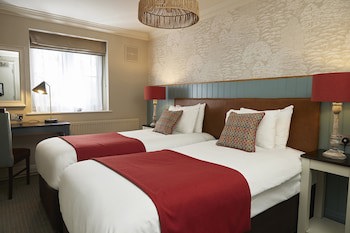 Feathers Hotel By Greene King Inns