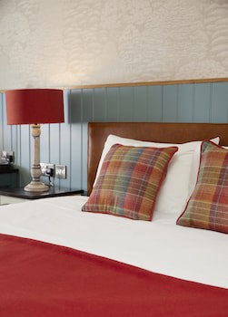 Feathers Hotel By Greene King Inns