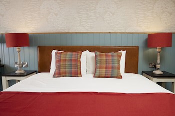 Feathers Hotel By Greene King Inns