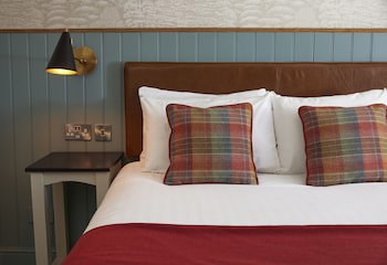 Feathers Hotel By Greene King Inns
