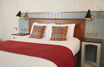 Feathers Hotel By Greene King Inns