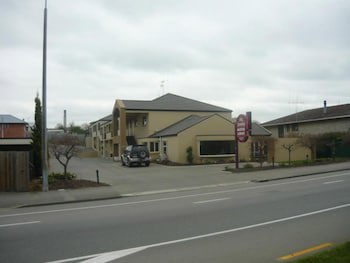 Asure Avenue Motor Lodge