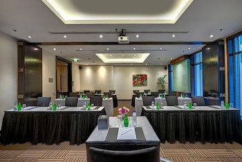Mercure Gold Hotel Jumeirah Dubai By Accor