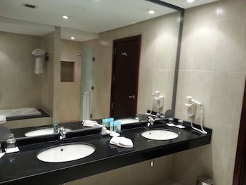 Radisson Blu Hotel & Convention Center, Alexandria