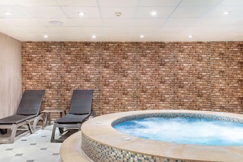 Radisson Blu Hotel & Convention Center, Alexandria