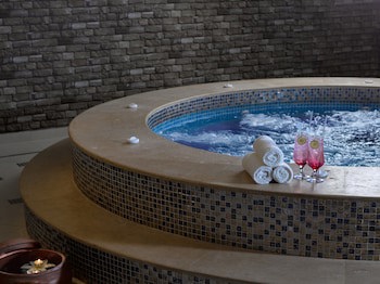 Radisson Blu Hotel & Convention Center, Alexandria