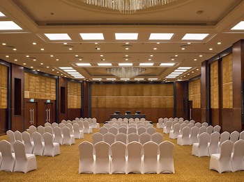 Radisson Blu Hotel & Convention Center, Alexandria