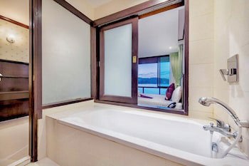 Racha Kiri Resort And Spa Khanom