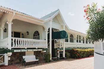 Grenadine House