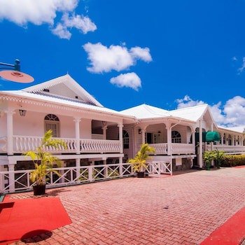Grenadine House